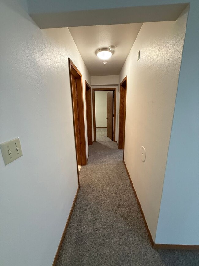 Building Photo - 100 W 17th St