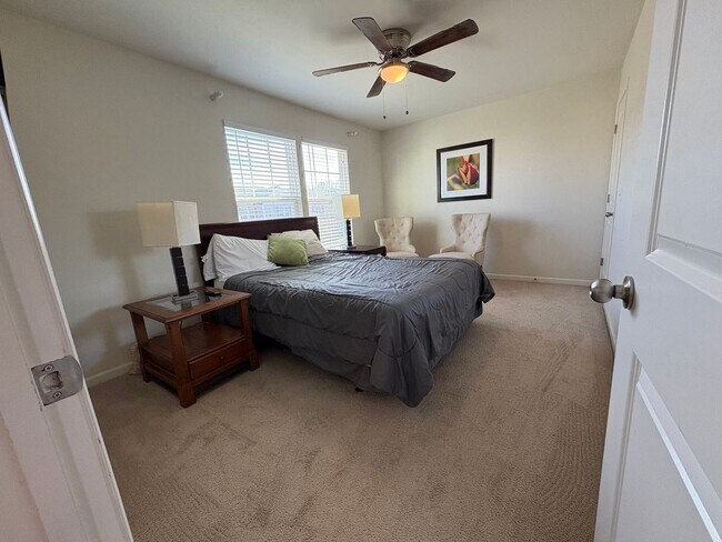 Building Photo - Rent Ready **Spacious 3-Bedroom Home with Open Concept & Large Fenced in Backyard**