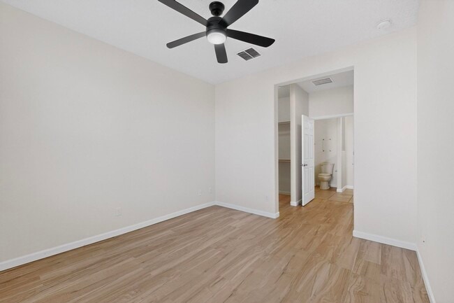 Building Photo - 4 Avenida Vista Esquisita