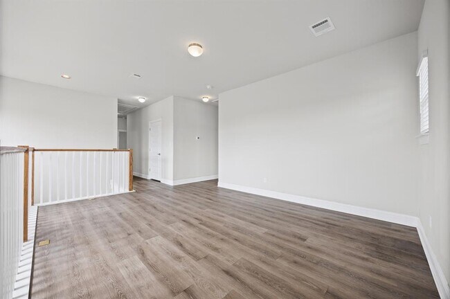 Building Photo - 101 Stone Cyn Dr