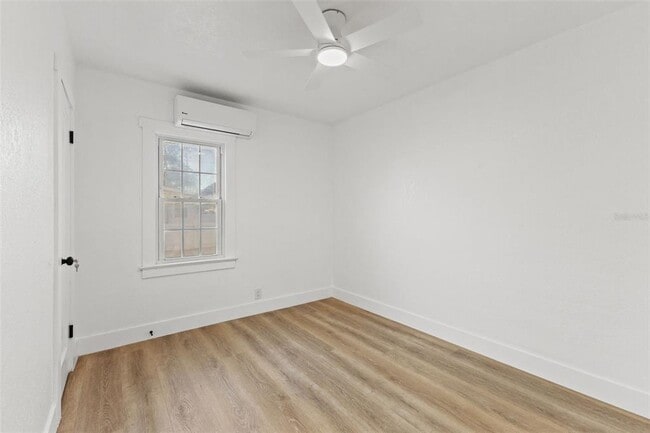 Building Photo - 2008 Oakwood Ave