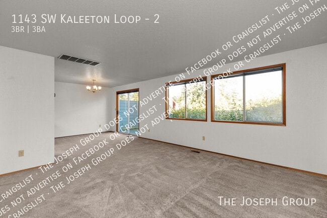 Building Photo - 1143 SW Kaleeton Loop