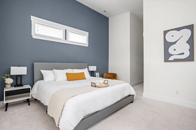 Building Photo - 1616 Pleasant St