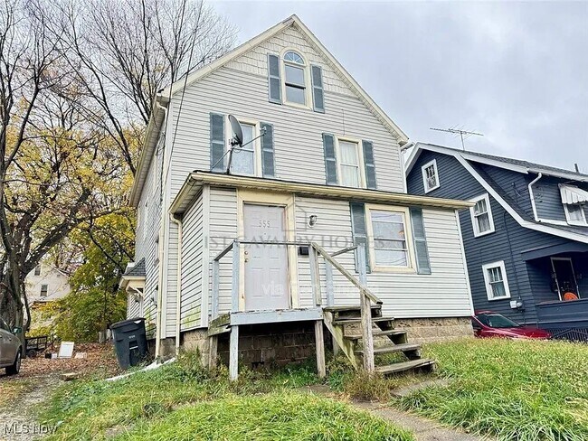 Building Photo - 555 Lumiere St