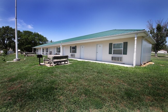 Primary Photo - 103 8th St