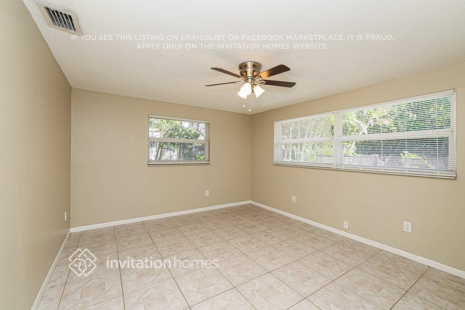 Building Photo - 250 SW 12th Ave