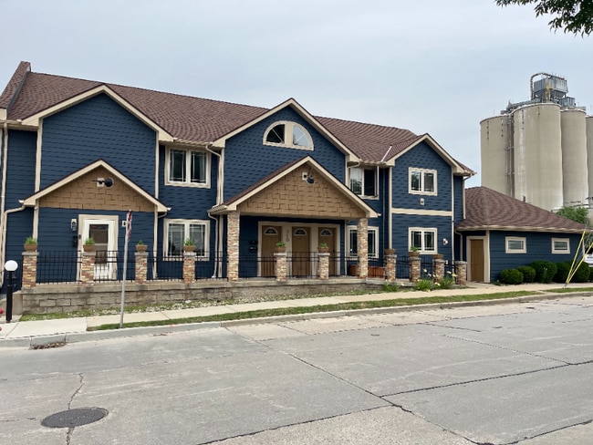 Building Photo - 316 E Stewart St