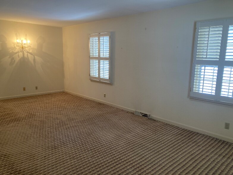 Building Photo - 103 Terrace Ct