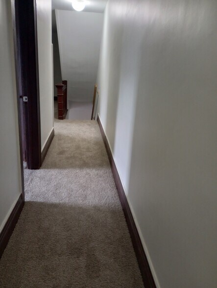 Building Photo - 362 W Gray St