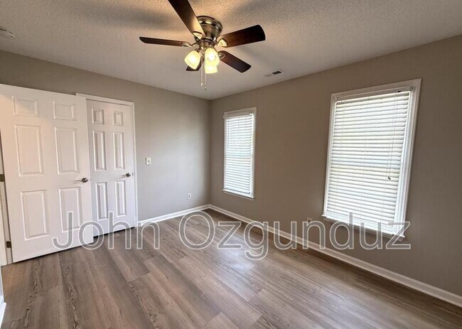 Building Photo - 804 Falling Wind Ct