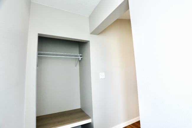 Building Photo - 3193 17th St S