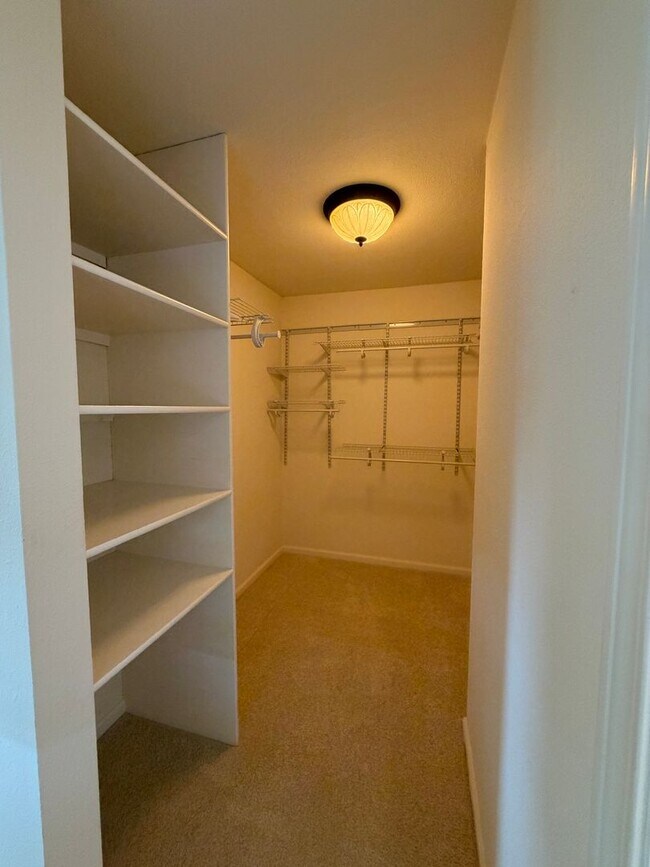 Building Photo - Mukilteo View Condo