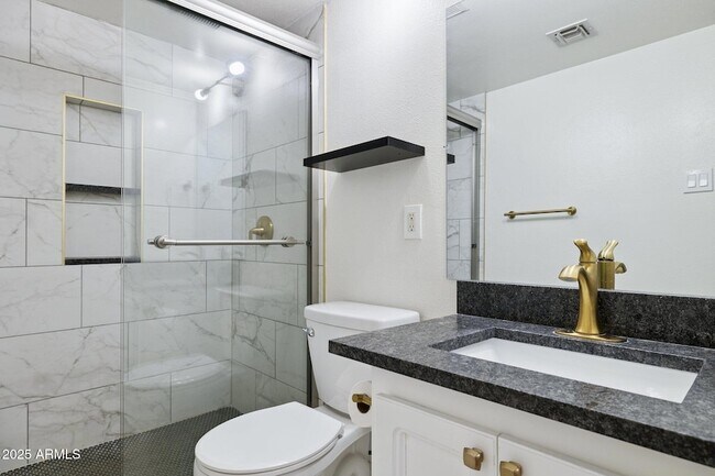 Building Photo - 7950 E Starlight Way