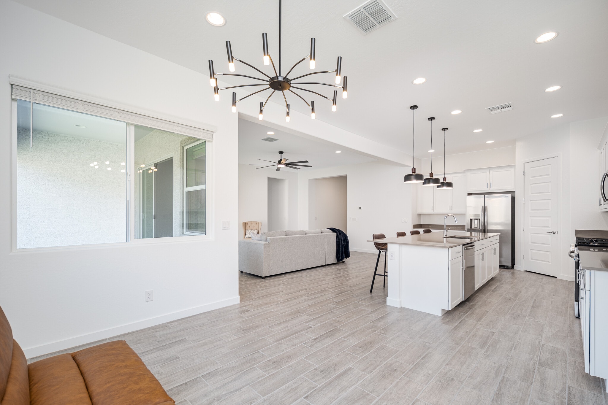 Building Photo - 3264 W Peak View Rd