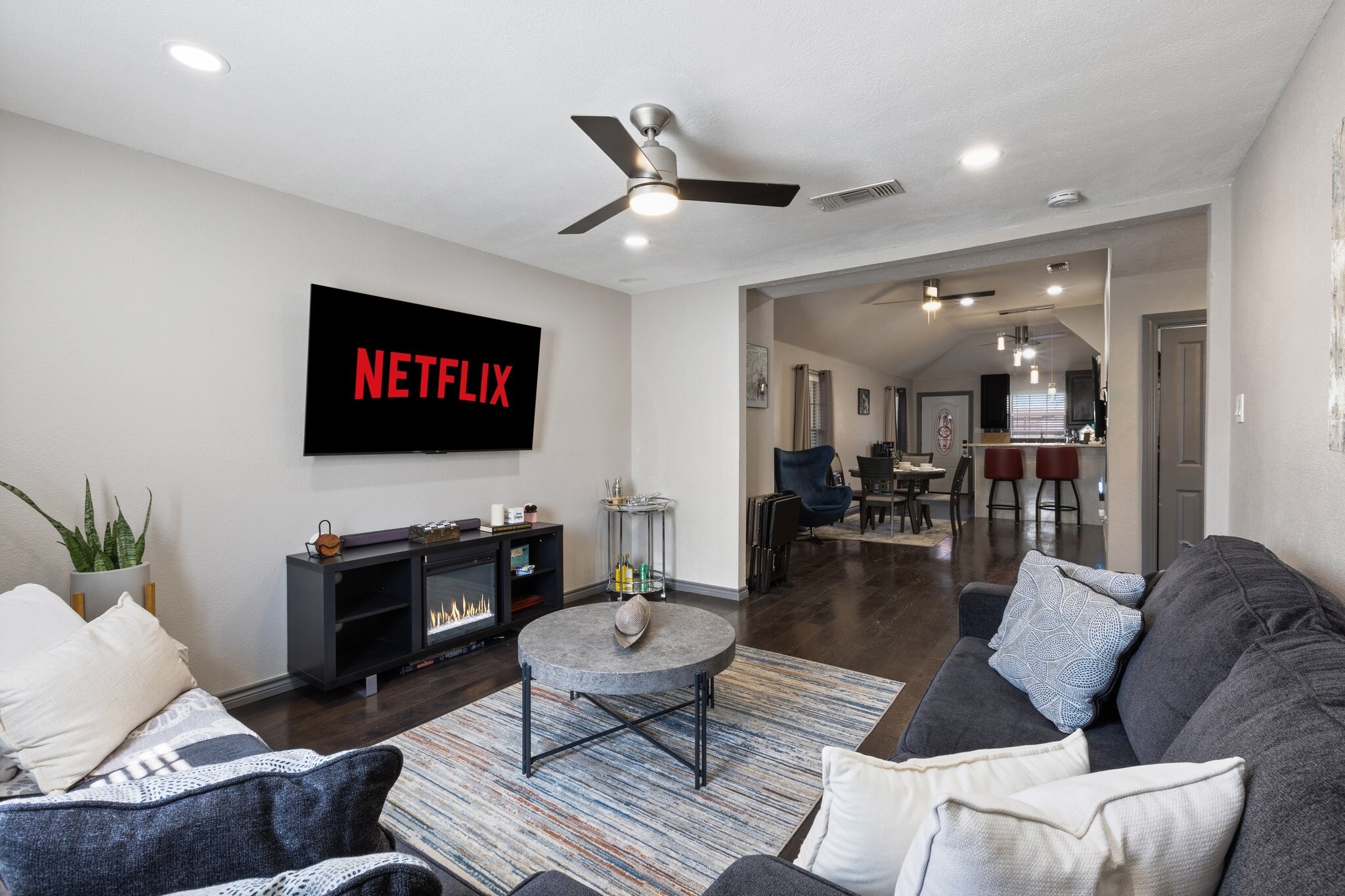 Building Photo - 1047 Eldorado Ave