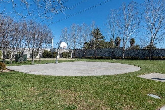 Building Photo - 6321 Island Pine Way