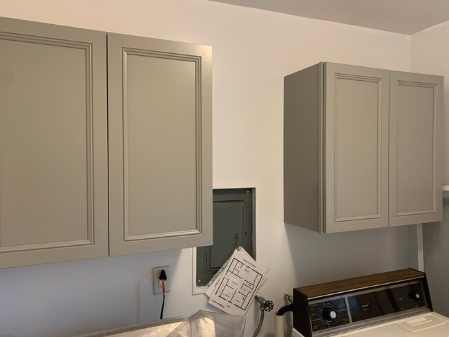 Entry laundry - 159 Analomink St