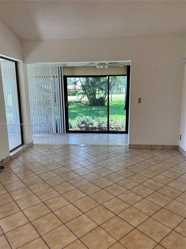 Building Photo - 5514 Parkwalk Cir E