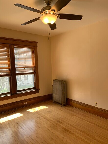Building Photo - 618 S Farwell St