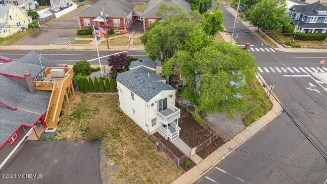 Building Photo - 109 Poole Ave
