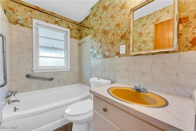 Building Photo - 1171 Hilltop Dr