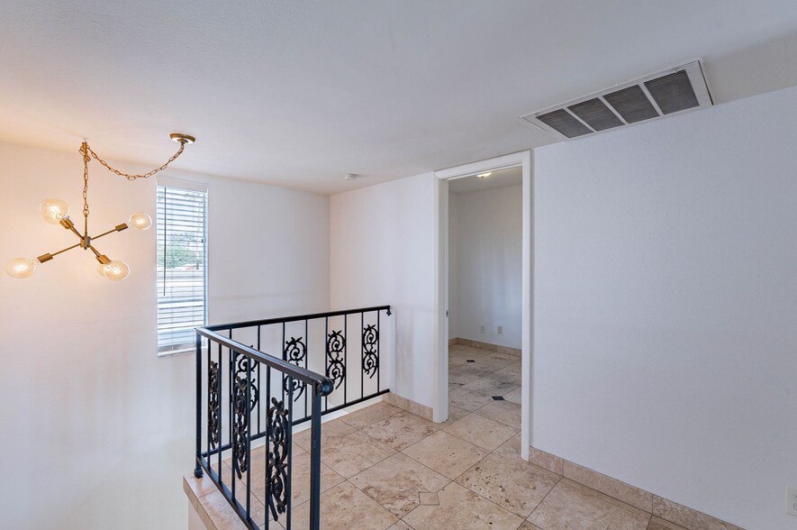 Building Photo - 6130 N 12th Way