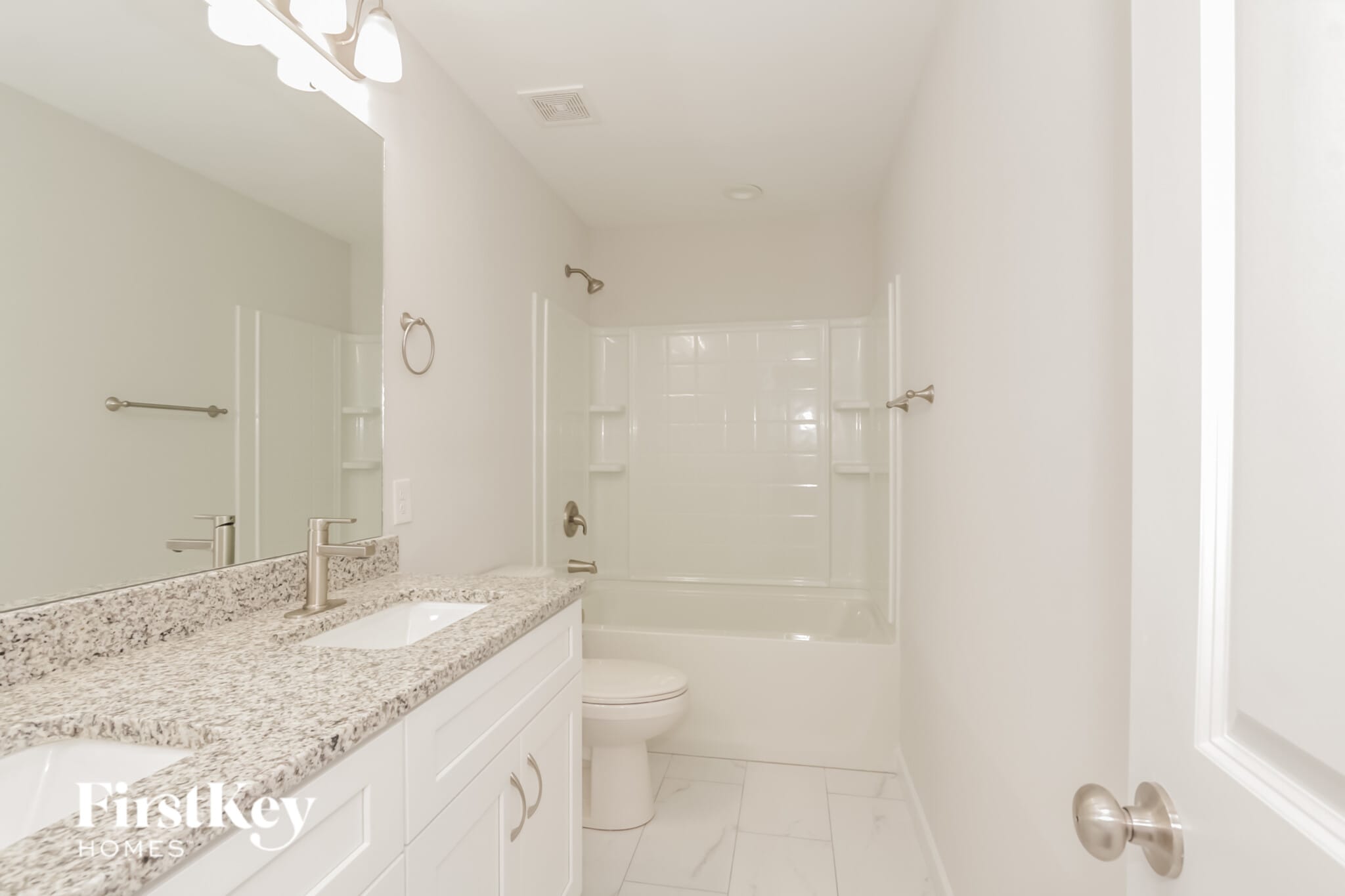 Building Photo - 5345 Pinebrook Dr