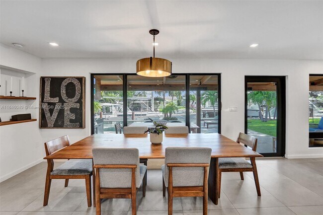 Building Photo - 1021 Guava Isle