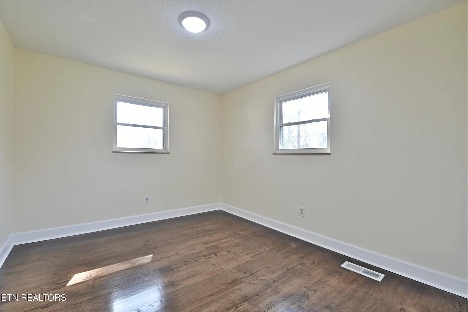 Building Photo - 829 Noragate Rd