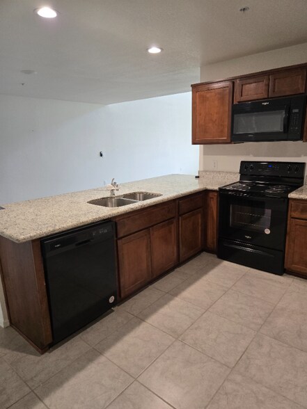 Primary Photo - 7353 E 38th St