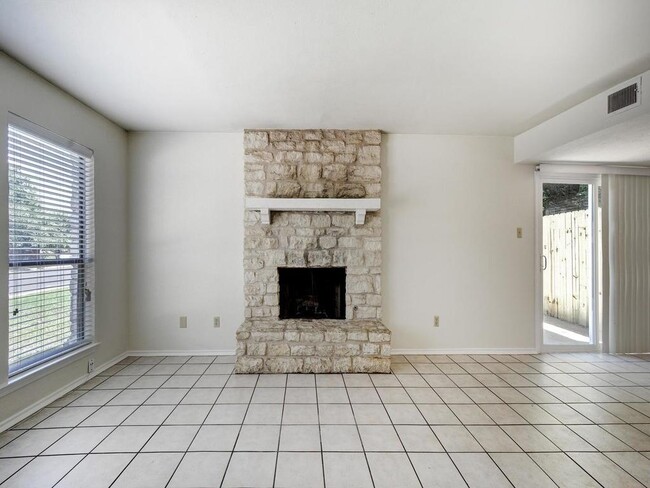 Building Photo - 6521 Hart Ln