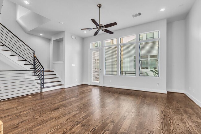 Building Photo - 1724 Ovid St