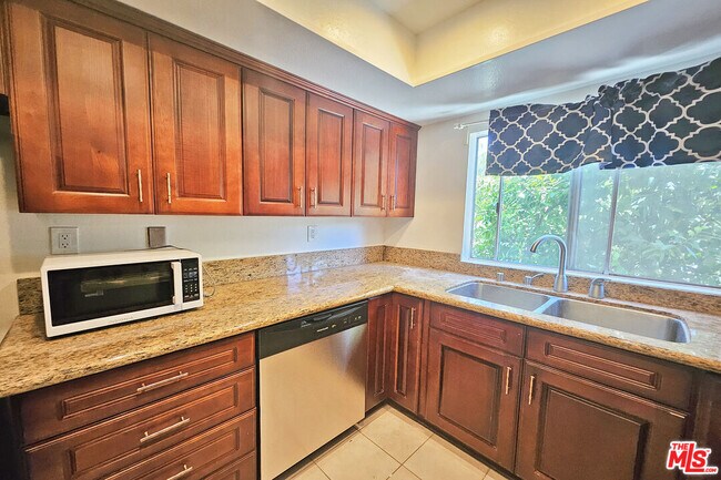 Building Photo - 1454 E Orange Grove Blvd