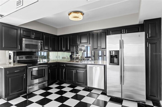 Building Photo - 3301 Bayshore Blvd