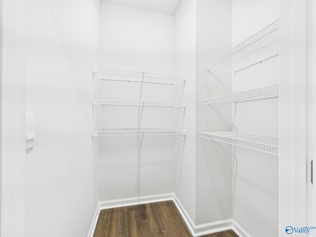 Building Photo - 157 High Leaf Dr