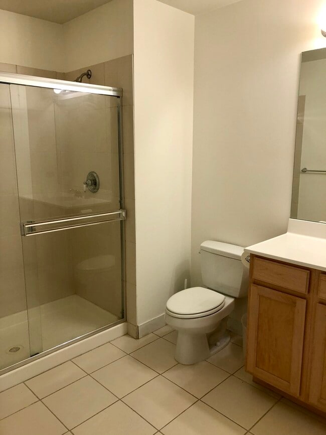 Building Photo - 2 S Leavitt St