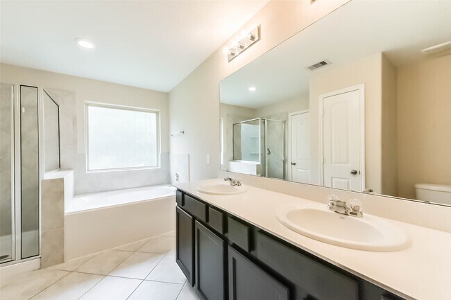 Building Photo - 16155 Beachside Pl
