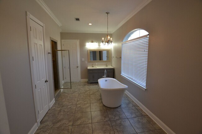 Building Photo - Zachary School District!  Newly remodeled 4 bedroom, 2.5 bath near downtown Zachary