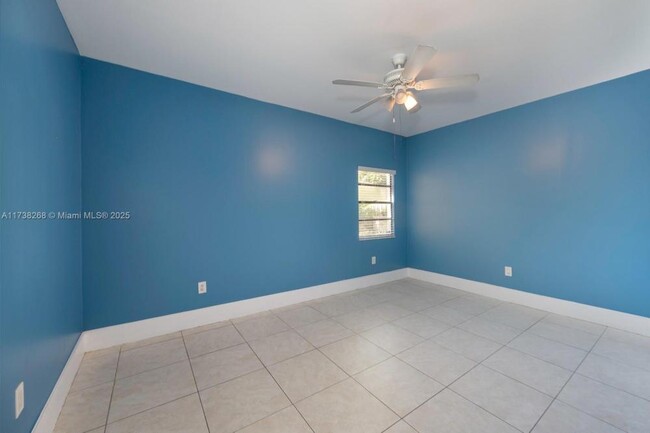 Building Photo - 2 bedroom in Opa Locka FL 33054