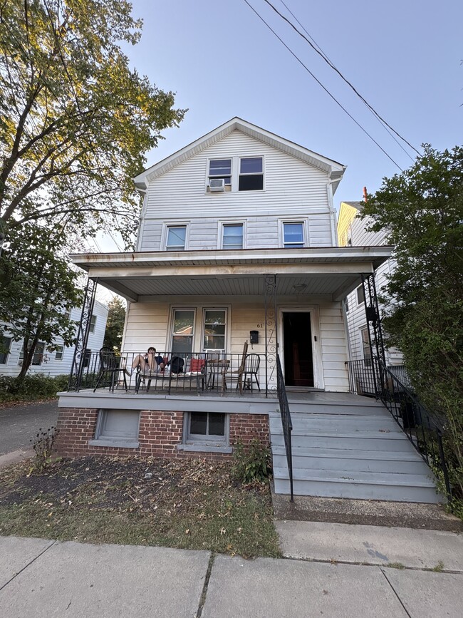 Building Photo - 61 Huntington St