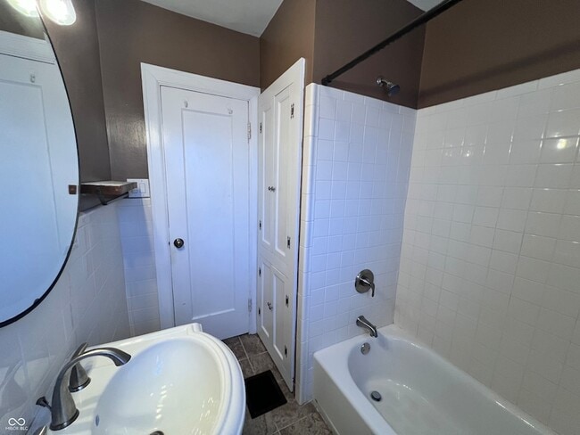 Building Photo - 1524 E 46th St