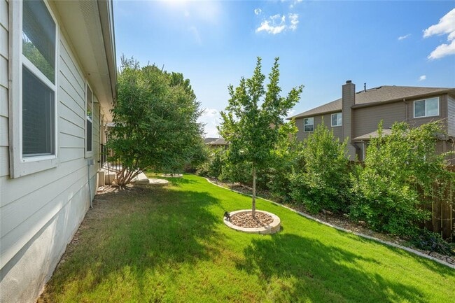 Building Photo - 308 Moulins Ln