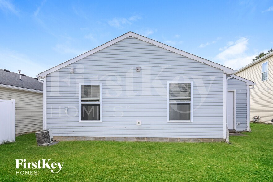 Building Photo - 10605 Glenayr Dr