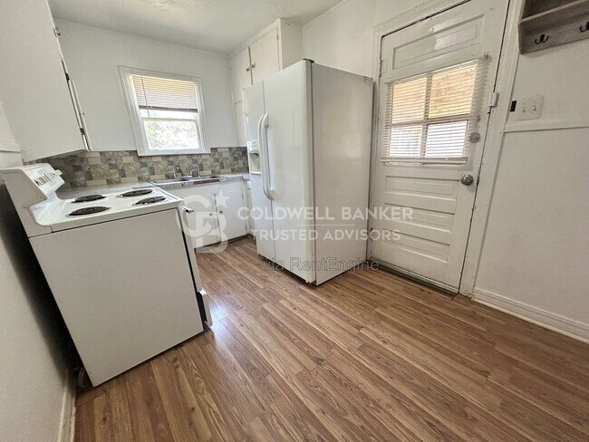 Building Photo - 114 Avenue V