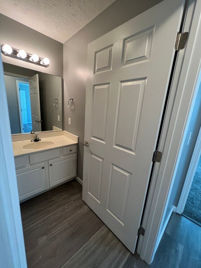 Building Photo - 3310 Harbour Pointe Pl