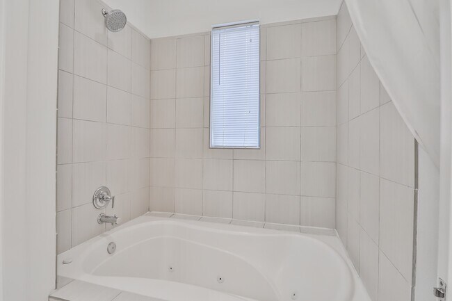 Building Photo - 4403 Austin St
