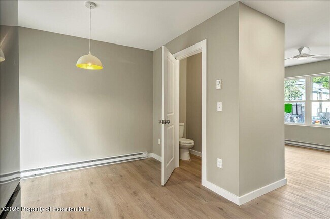 Building Photo - 822-822 Delaware St