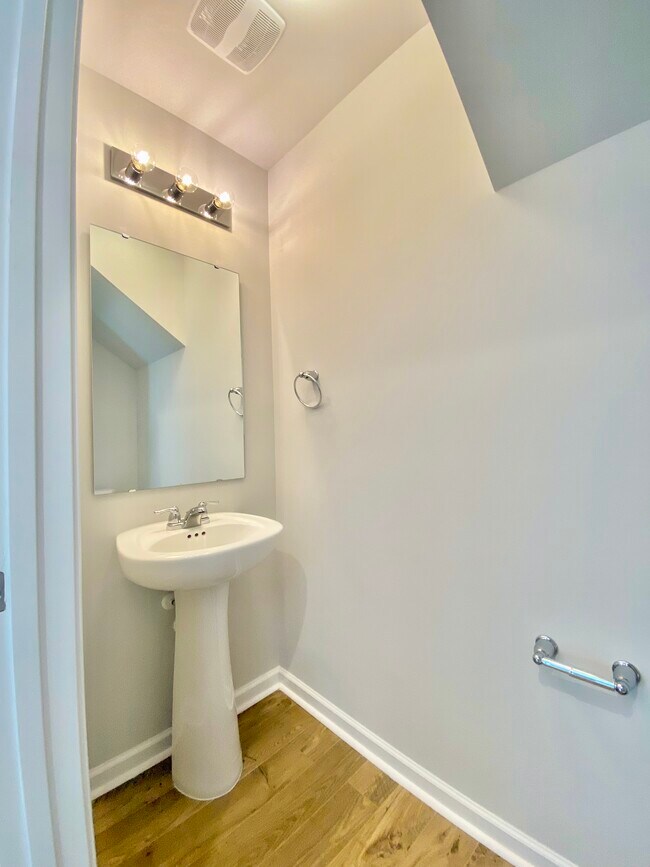 Building Photo - 793 Conductor Ct