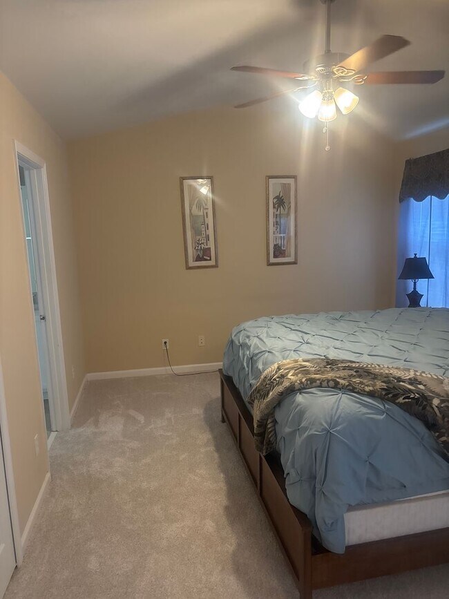 Building Photo - This beautiful 4 bedroom, 3.5 bath home in the highly sought-after Mill Creek neighborhood has it...