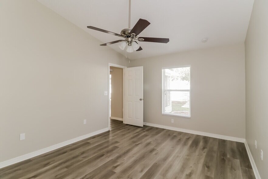 Building Photo - 4726 Limerick Dr